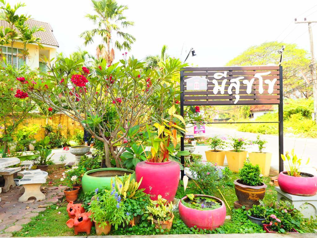 Bed and Breakfast Banmeesukko Phitsanulok Esterno foto